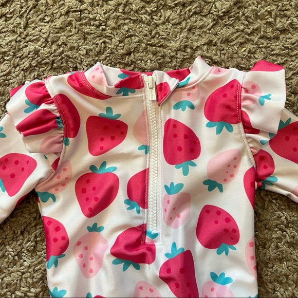 Gerber | 0-3 Months | Summer Blossom Rash Guard - Picture 2 of 4